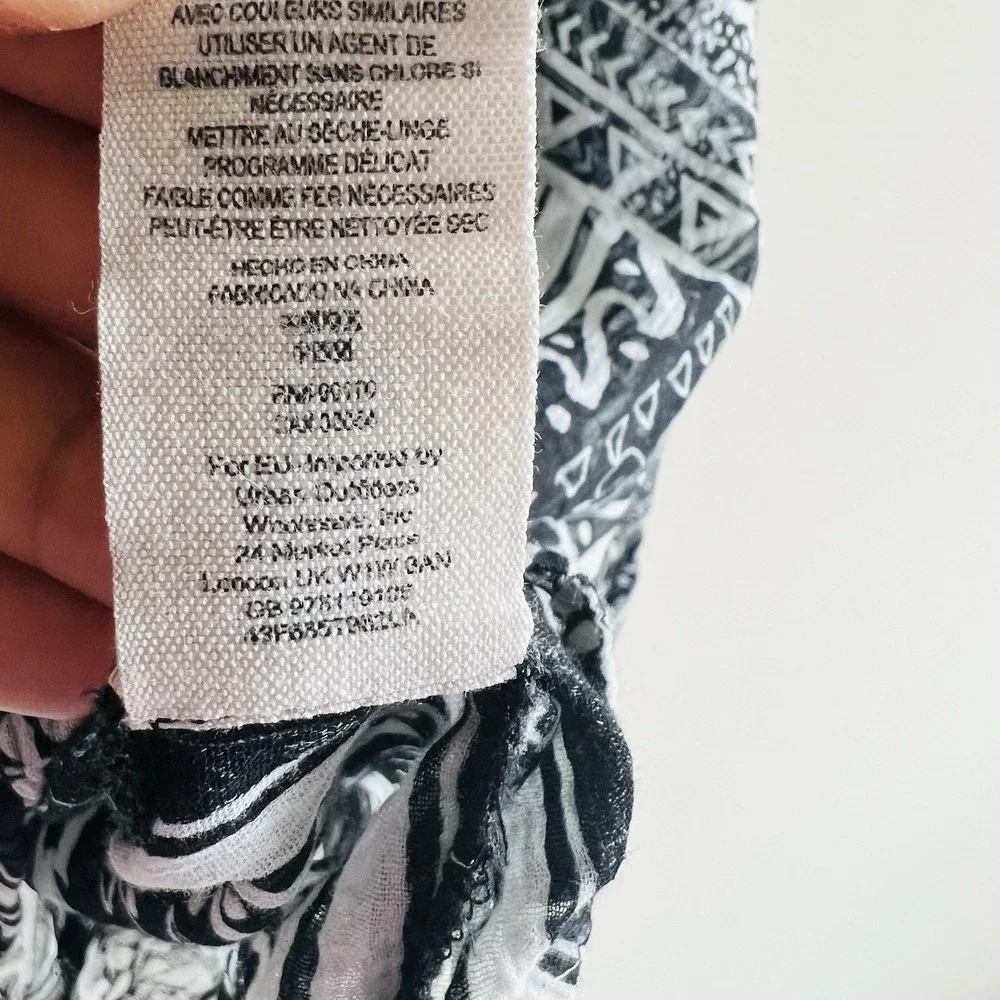 Free People Black White Sheer Yo Yo Geo Blouse Size Large